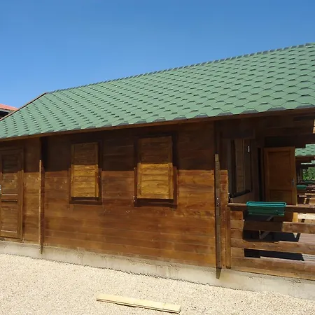 Monte Do Azibo Glamping Kamp alanı *